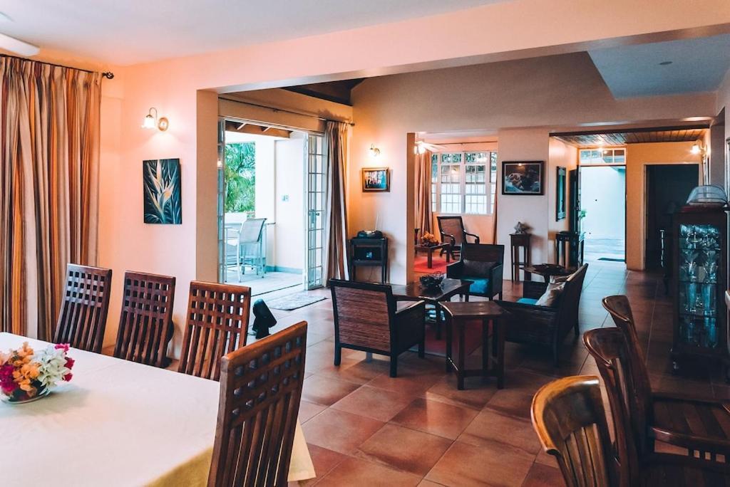La Jolie - Luxury Ocean View Villa Black Rock ภายนอก รูปภาพ