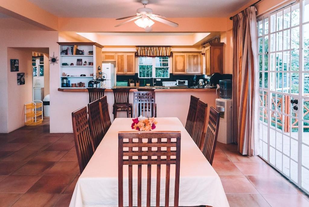 La Jolie - Luxury Ocean View Villa Black Rock ภายนอก รูปภาพ